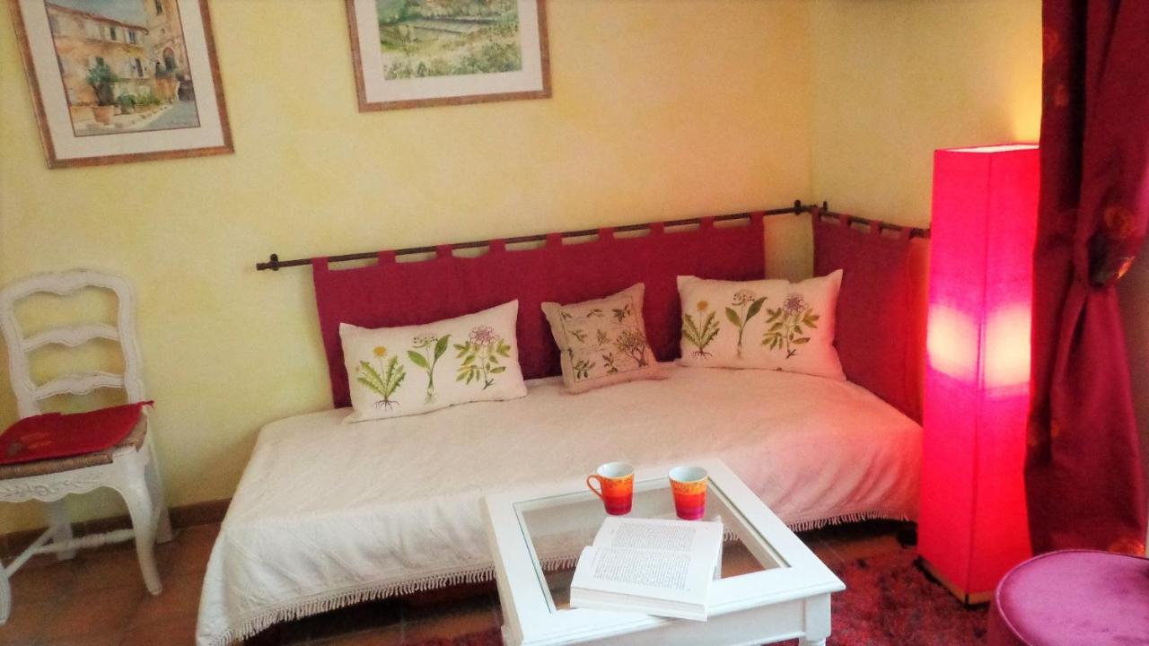 Santolines En Provence Bed & Breakfast Piolenc Exterior photo