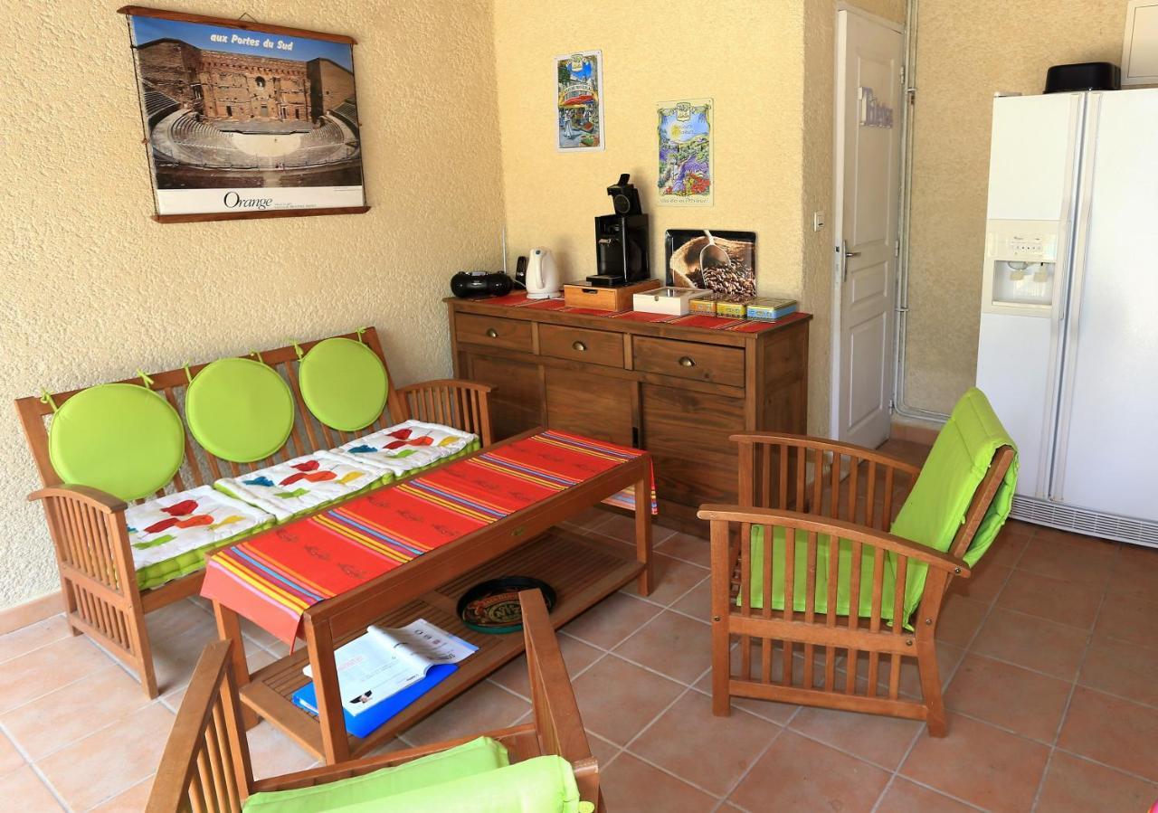 Santolines En Provence Bed & Breakfast Piolenc Exterior photo